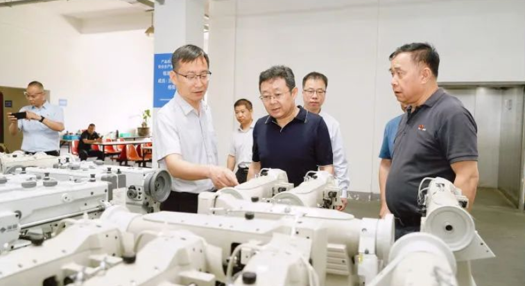 張立偉一行赴陜鼓章丘氣體、青島海發(fā)集團、上海臨港產(chǎn)業(yè)區(qū)等單位考察調(diào)研