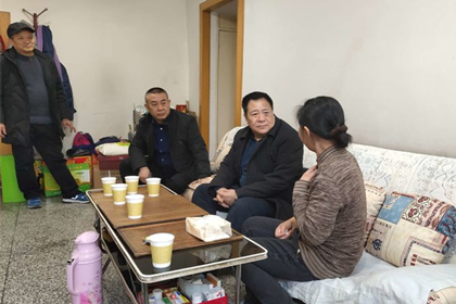 【“四進(jìn)萬家系列活動(dòng)”】集團(tuán)開展“進(jìn)萬家門、訪萬家情、解萬家難、暖萬家心”活動(dòng)