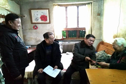 【“四進(jìn)萬家系列活動(dòng)”】集團(tuán)領(lǐng)導(dǎo)走訪慰問組開展“進(jìn)萬家門、訪萬家情、解萬家難、暖萬家心”活動(dòng)