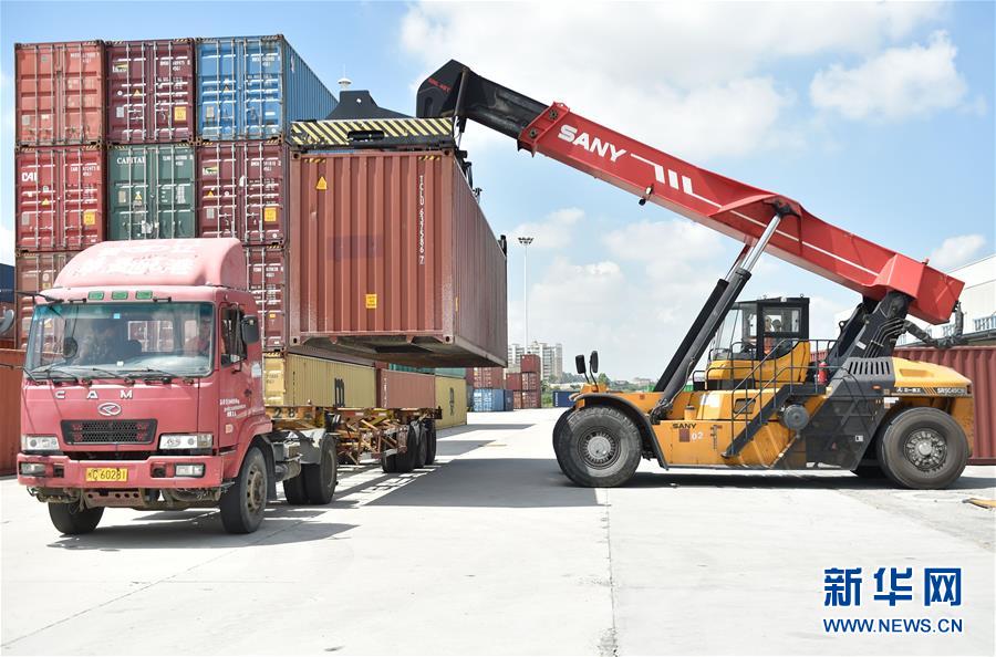 （新華全媒頭條·壯闊東方潮　奮進(jìn)新時(shí)代——慶祝改革開放40年·圖文互動）（7）敢為天下先 愛拼才會贏——“晉江經(jīng)驗(yàn)”啟示錄 