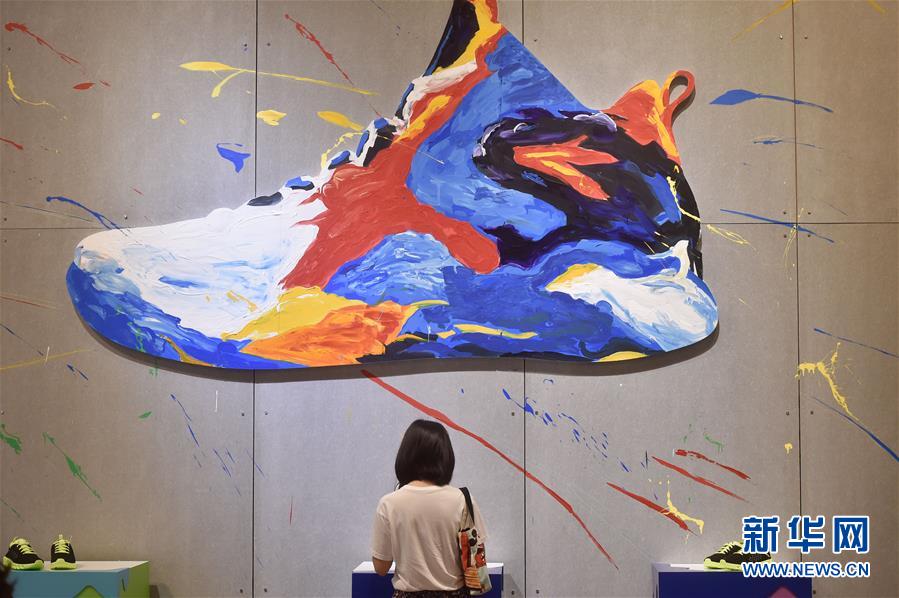 （新華全媒頭條·壯闊東方潮　奮進(jìn)新時(shí)代——慶祝改革開放40年·圖文互動）（2）敢為天下先 愛拼才會贏——“晉江經(jīng)驗(yàn)”啟示錄 